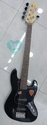 Fender 5 Strings Bass Guitar