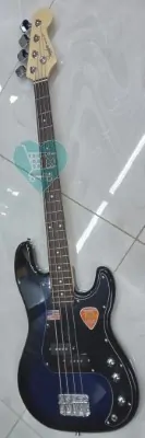 Fender 4 Strings Bass Guitar