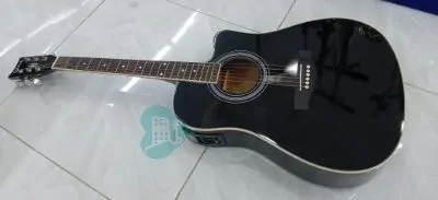 Guitar0027 41" Fender Semi-Acoustic Without Tuner