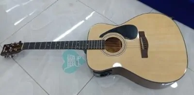 Yamaha guitar