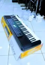 Yamaha Keyboard PSR E273