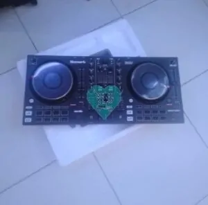 Numark NS4FX DJ Controller
