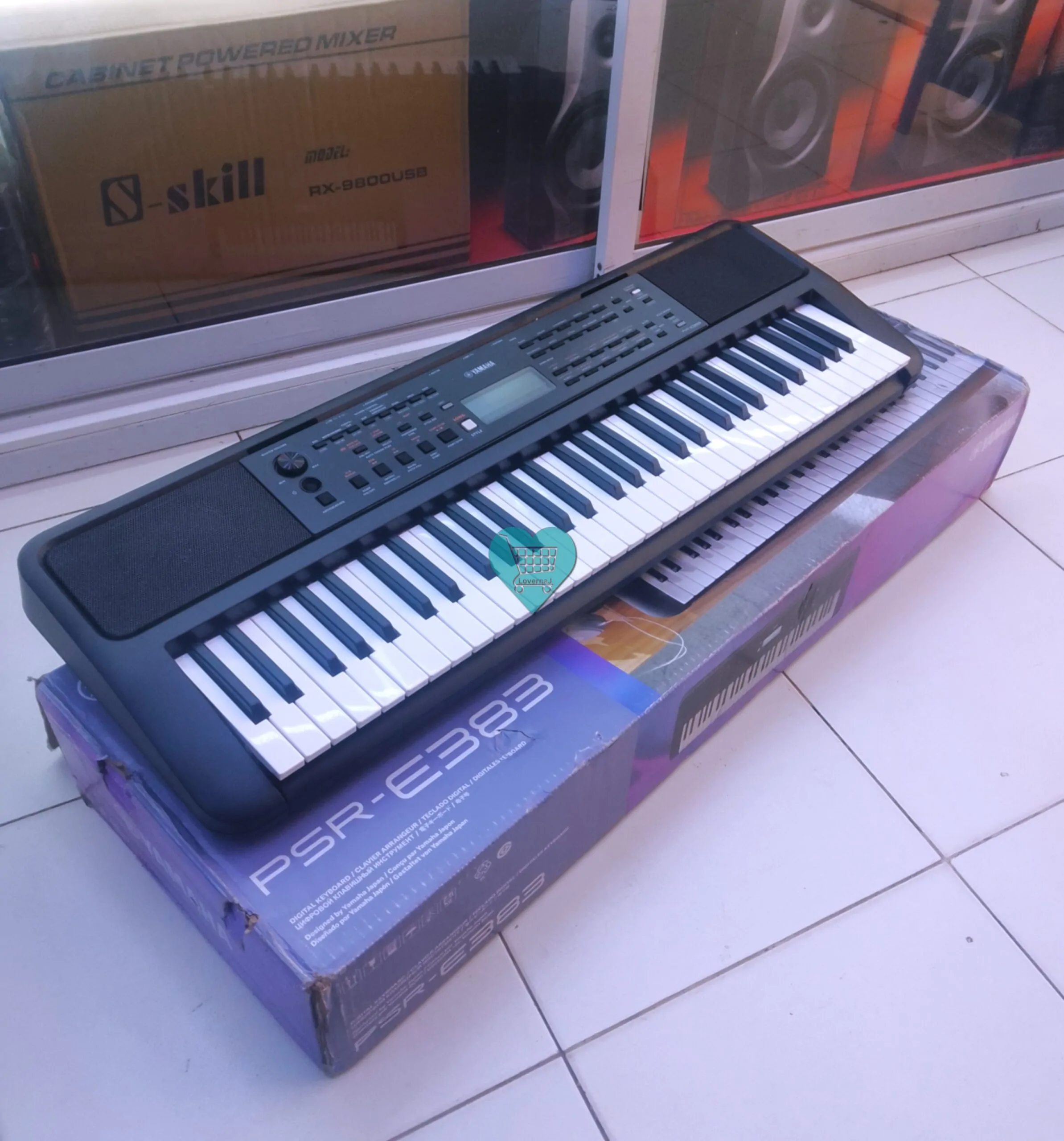 Yamaha PSR E383 Electronic Keyboard - Image 3