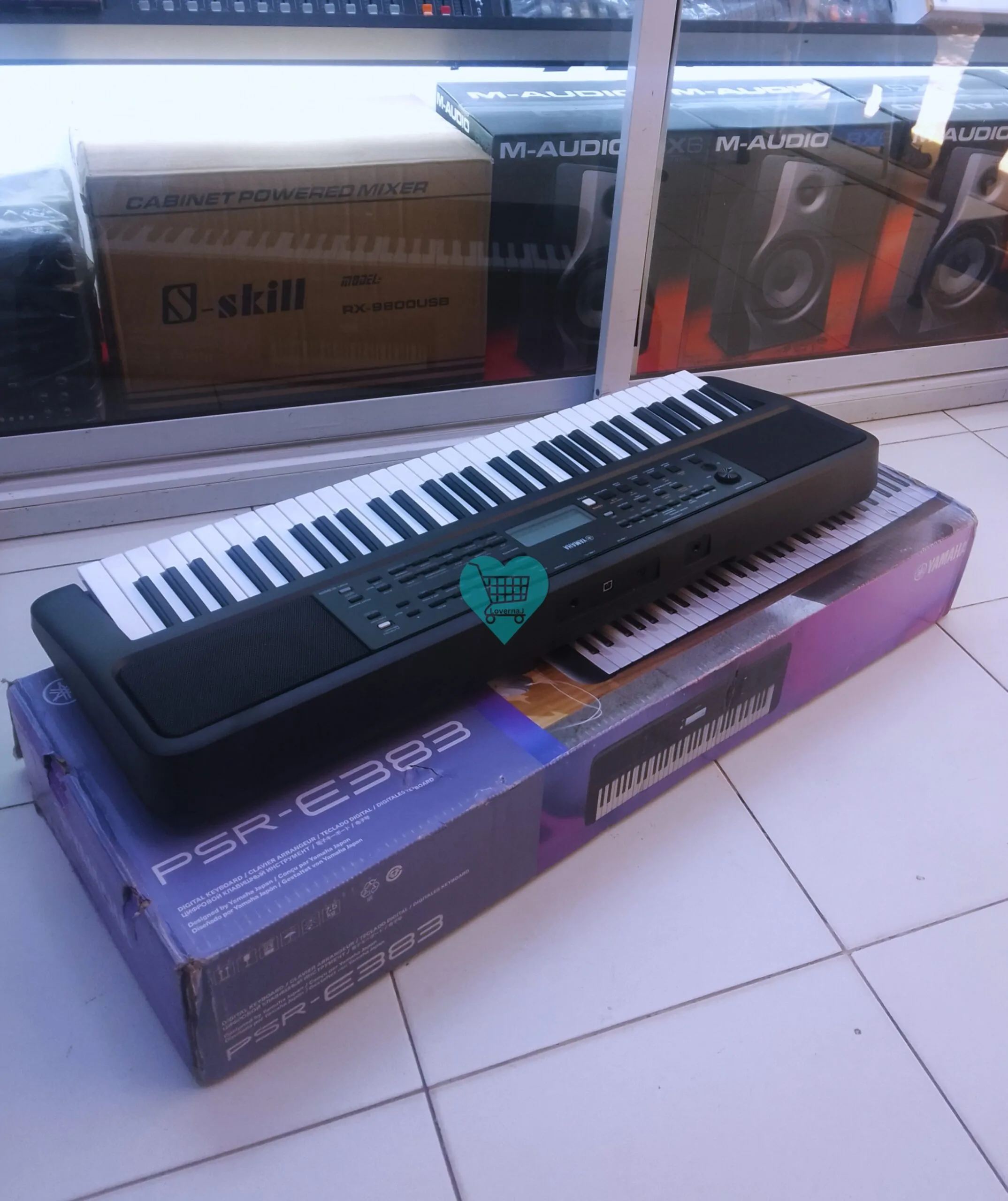 Yamaha PSR E383 Electronic Keyboard - Image 2