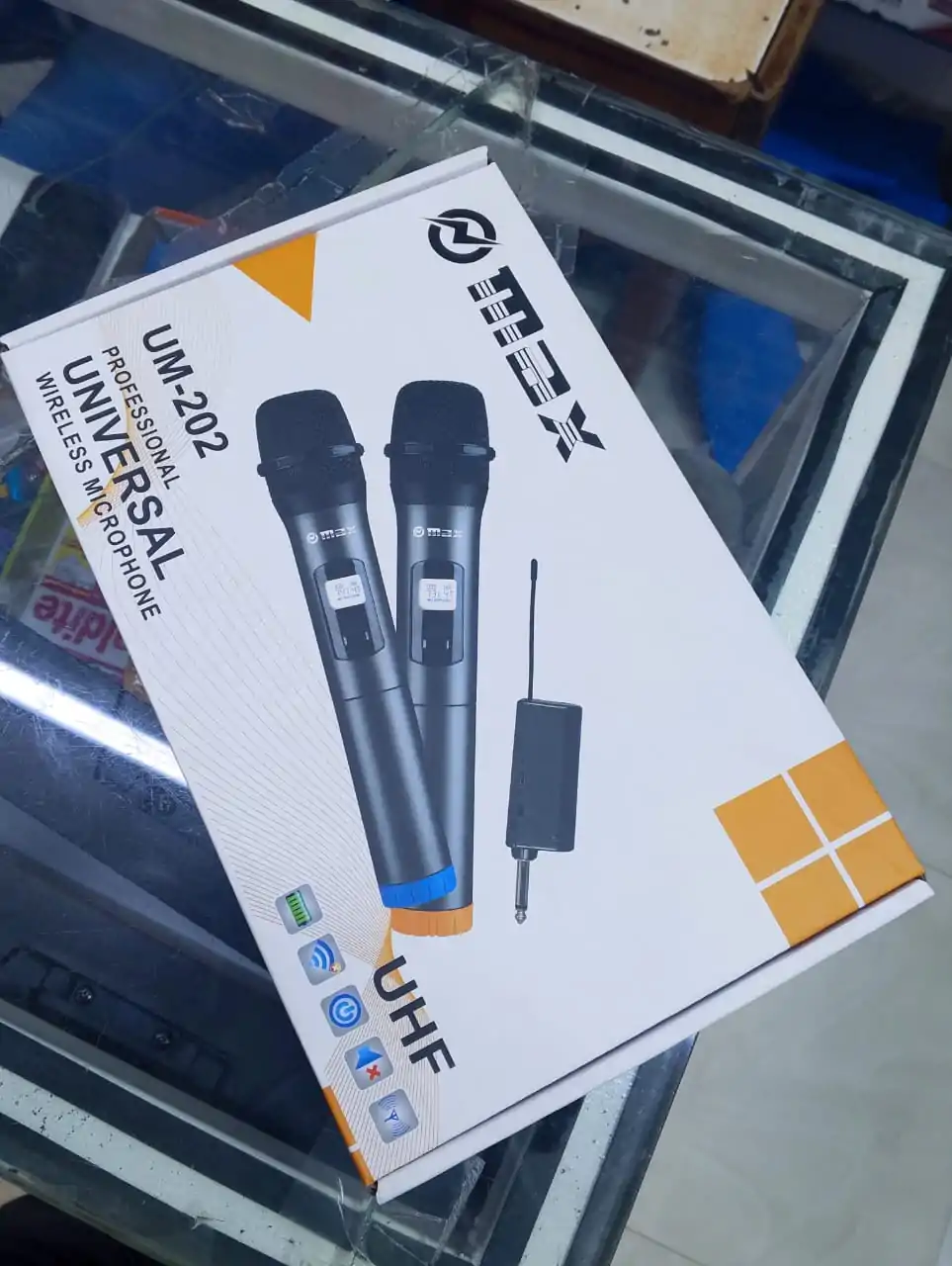 Omax Wireless Microphone UM-202 - Image 2